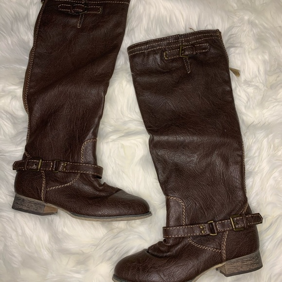 Boots - Picture 2 of 2